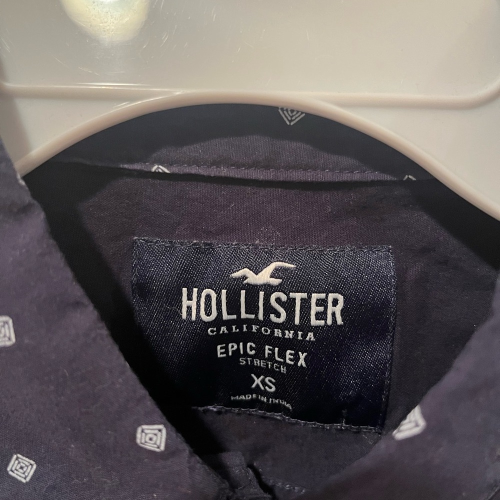 Navy blue button down - Picture 2 of 2